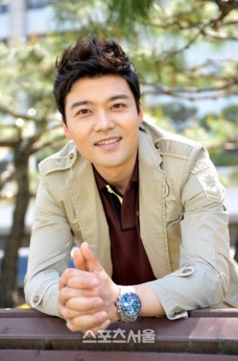KBS, 전현무 영입 논란 이어 아나운서 불협화음 계속
