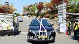 [SS포토] 먼 길 떠나는 세월호 희생 학생