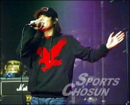 JK김동욱, 2년여만의 단독공연 첫날부터 매진 사례