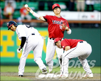 삼성, 4연승 독주 체제 굳히기...롯데, 4연승 꼴찌 탈출