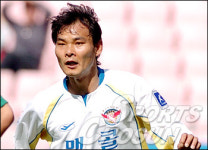 성남 우성용, 득점왕 노터치!...2위 뽀뽀에 4골 앞서