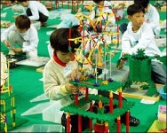 올록볼록 놀이터 - 과학마을 등 어린이 체험놀이전 눈길