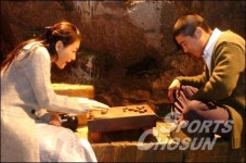 [연예가 25시] 임창정-박진희, 피 튀기는 알까기?