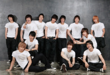 슈퍼주니어, H.O.T의 행복부르며 가요계 복귀