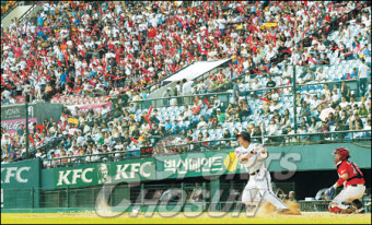 한국프로야구 11년 만에 '400만 관중' 돌파