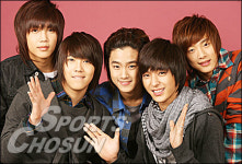 에프티아일랜드, CF 연타석 홈런