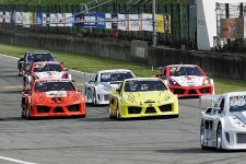 슈퍼6000 스톡카레이스, 관록의 3파전 시동거나