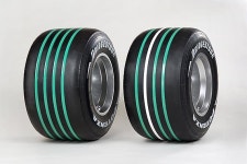 브리지스톤, F1 그린 타이어 첫 선