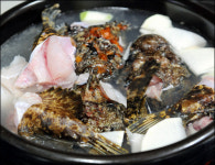[김형우 기자의 군청앞 맛집] 통영 한산식당 쑤기미탕