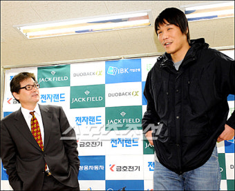 '서장훈 전자랜드 입단' 바라보는 다른 감독들의 시선