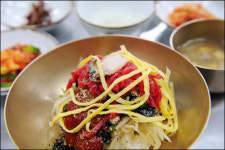 [김형우 기자의 군청앞 맛집] 함양집 비빔밥