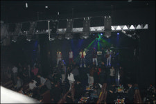 나이트클럽 월드컵 이색 마케팅..그리스전 V땐 양주 룸당 한병씩