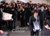 [포토]영원한 안식처로 떠나는 故박용하