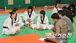 [포토] 태권도국가대표, 미녀들의 이상한 기자회견