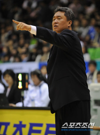 [포토스토리] 태블릿 PC를 이용한 전창진 감독의 '우승'을 향한 꿈