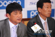 선수없다 수원 윤성효 감독, 전북 최강희 눈여겨 봐야