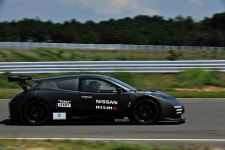 닛산 전기 레이싱카 리프, 르망24시 서킷을 누빈다