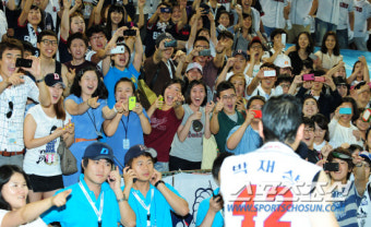 [포토] 야구장을 뒤집어 놓은 싸이의 공연