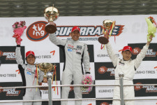 가수 김진표, 레이서로도 이름 날려