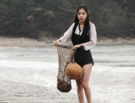 민효린, 해녀 변신 고혹적 자태에 男心 흔들