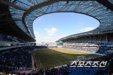 [포토] 새롭게 개장한 인천축구전용경기장의 모습