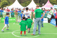 안정환, 직접 안대쓰고 시각장애 축구경기 체험