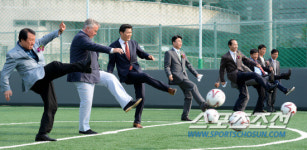 [포토] 히딩크의 9번째 드림필드가 대전에!