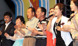 아마추어 가수 총출동 함양산삼축제 주부 가요 열창