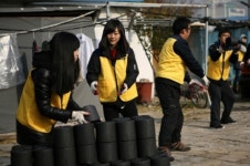 현대아이파크몰 용산 지역 ‘사랑의 연탄’ 배달