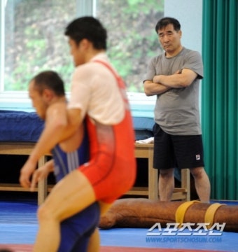 방대두 레슬링 대표팀 감독 