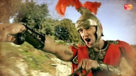 레이나 전업? 영화서 로마병사 열연