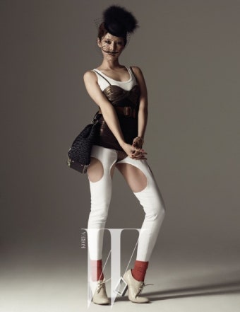 김나영, 허벅지 노출.. 과감한 패션 화보 선보여