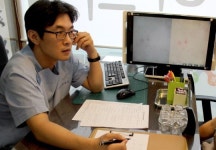 [의료인사이트] 땀많은 여름철 각종 피부질환 예방법은?