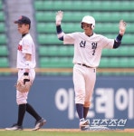 [포토] 신일고 김기담 공격형 포수 등장!