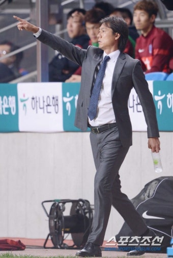 [포토] 홍명보 감독 '저 높은곳을 향하여'