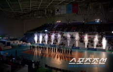 [포토] 대한항공, 새로운 홈 코트에서 새로운 시즌을~