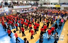 [포토] 라인댄스와 함께 웰빙 생활 즐겨요~