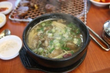 시원하고 감칠맛 나는 정직한 갈비탕