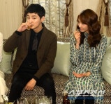 [포토] 윤아, 진짜로 마셔요?