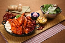바비큐 치킨 훌랄라, 캠핑+치맥의 바비큐 문화 덕에 다시금 주목