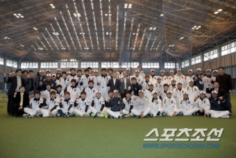 두산베어스 구단주 박정원 회장, 미야자키 캠프 방문
