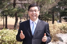 변상해 교수, 불우 청소년-재소자 가슴에 꽃을…