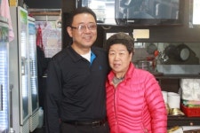 젊은 층 입맛 사로잡는 매콤달콤 감칠 맛 족발