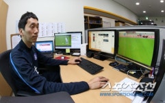 [포토] 축구대표팀 채봉주 비디오 분석관
