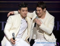 [포토] 플라이투더스카이 오래된 우정