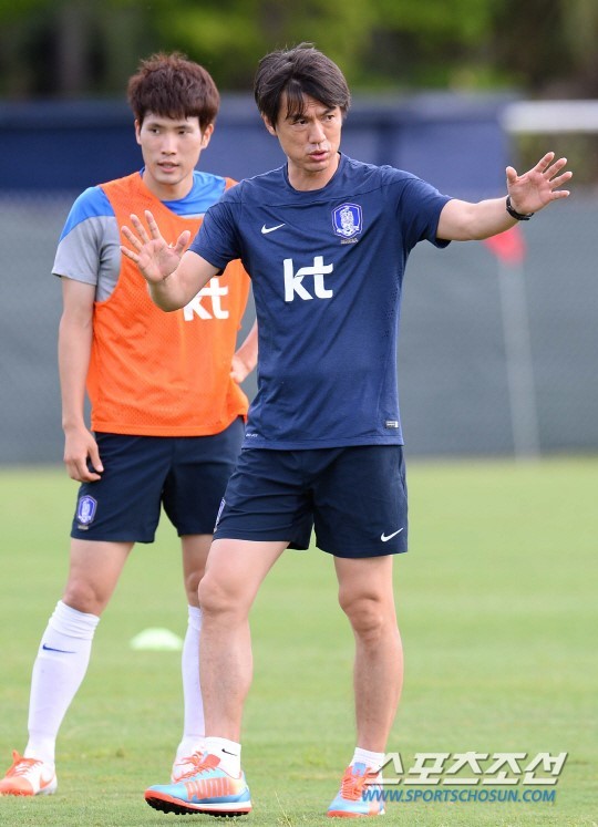 손흥민과 홍명보 감독, 유럽 출장 중 런던에서 만남 예정, 팀의 성과 향상을 위해 전략 논의【80글자】