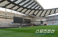 [포토] 동쪽 관중석에서 축구 못 보는 서울월드컵경기장