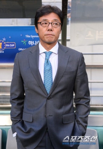 황선홍 감독 
