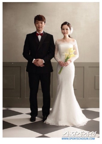 '전남 골키퍼'김대호,2년 열애 김하영씨와 6일 결혼