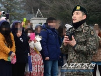 [포토] 세븐 전역, '팬들 앞에서 '죄송합니다''